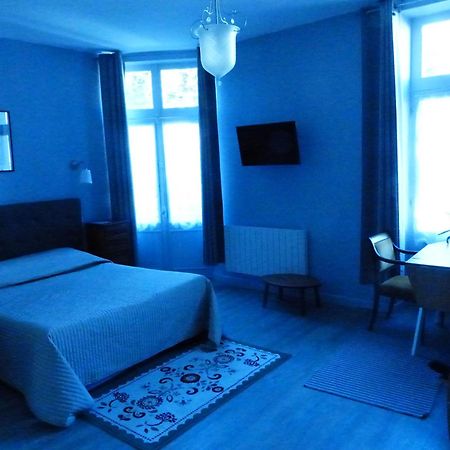 Hotel Des Thermes Bourbon-lʼArchambault Esterno foto