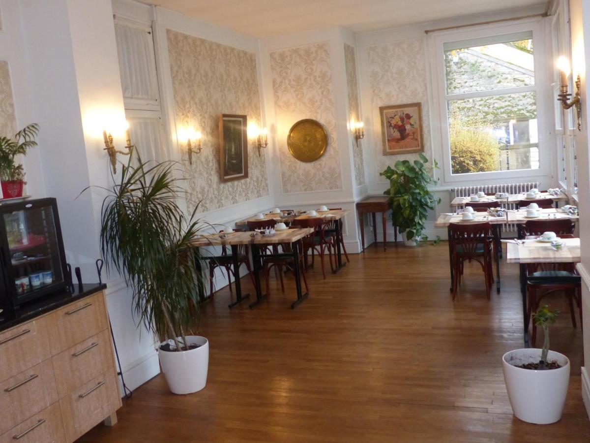 Hotel Des Thermes Bourbon-lʼArchambault Esterno foto