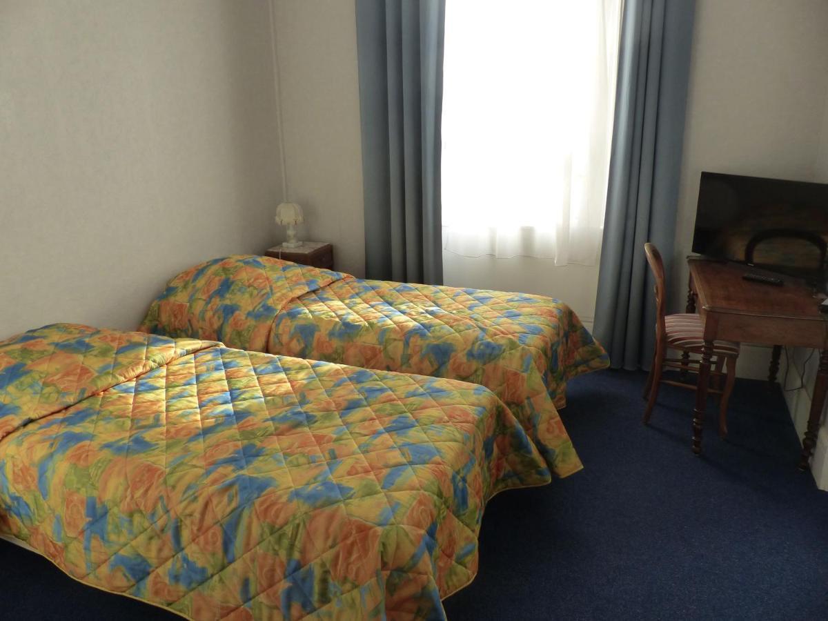 Hotel Des Thermes Bourbon-lʼArchambault Esterno foto