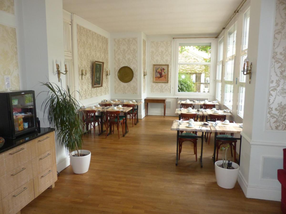 Hotel Des Thermes Bourbon-lʼArchambault Esterno foto